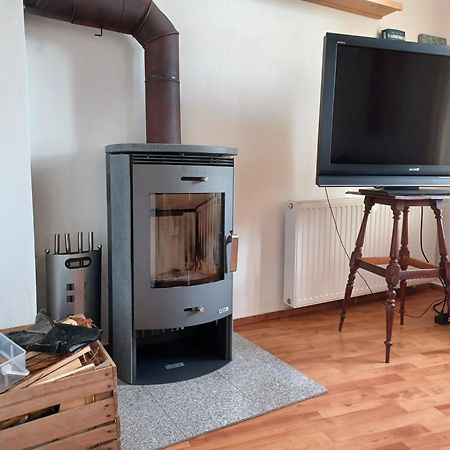 Ehemalige Bibliothek Apartment Fuer 2 Mit Kueche Kamin Netflix Parken Und Hofladen Steinhofel Esterno foto
