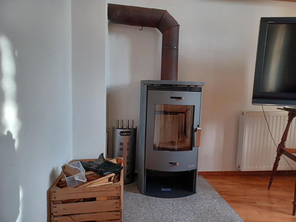 Ehemalige Bibliothek Apartment Fuer 2 Mit Kueche Kamin Netflix Parken Und Hofladen Steinhofel Esterno foto