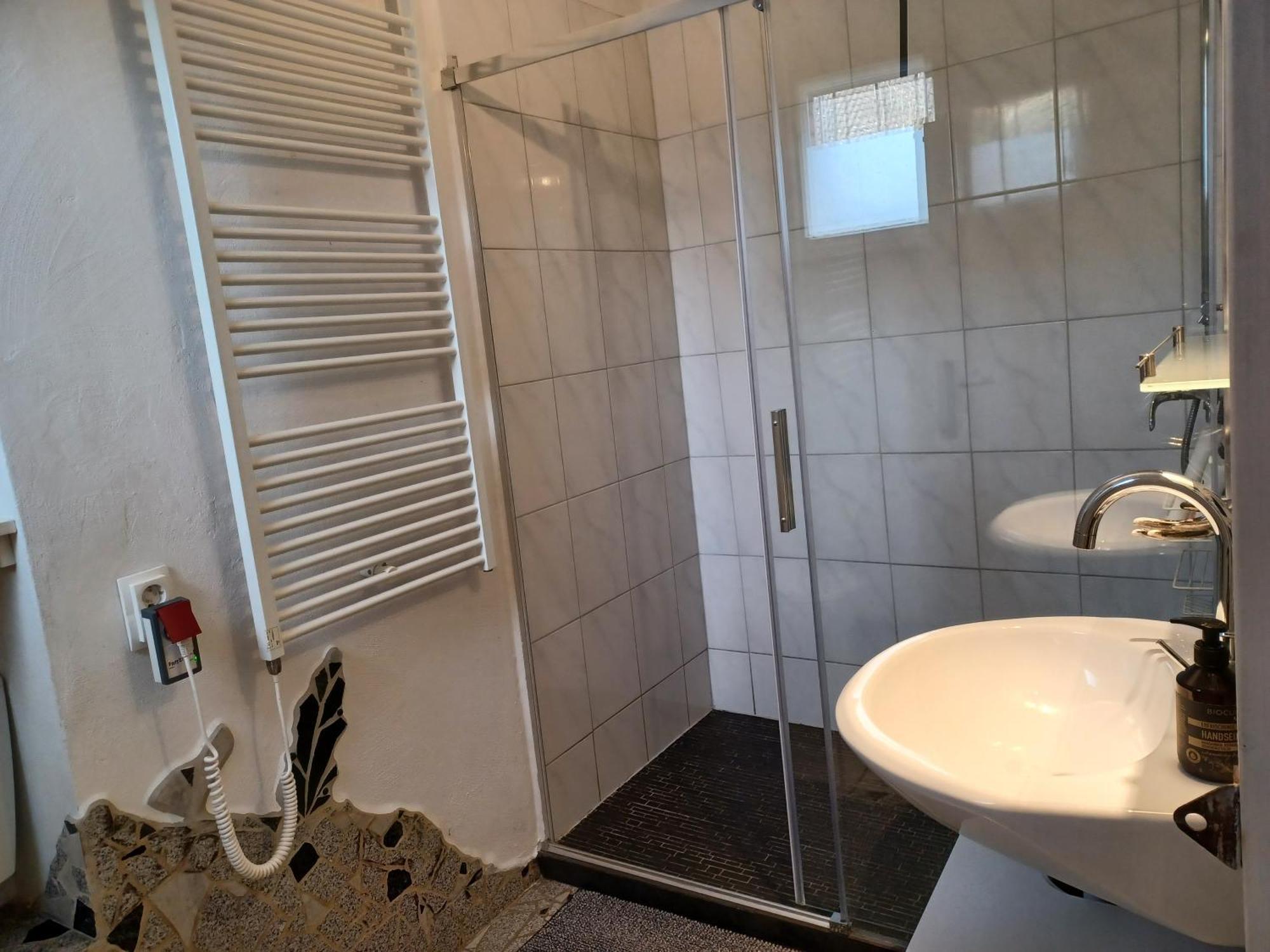 Ehemalige Bibliothek Apartment Fuer 2 Mit Kueche Kamin Netflix Parken Und Hofladen Steinhofel Esterno foto