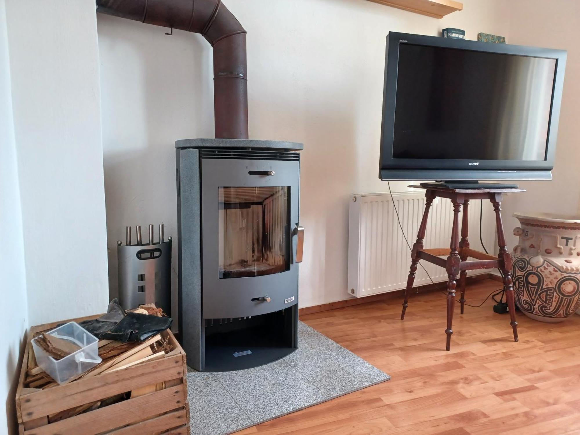 Ehemalige Bibliothek Apartment Fuer 2 Mit Kueche Kamin Netflix Parken Und Hofladen Steinhofel Esterno foto