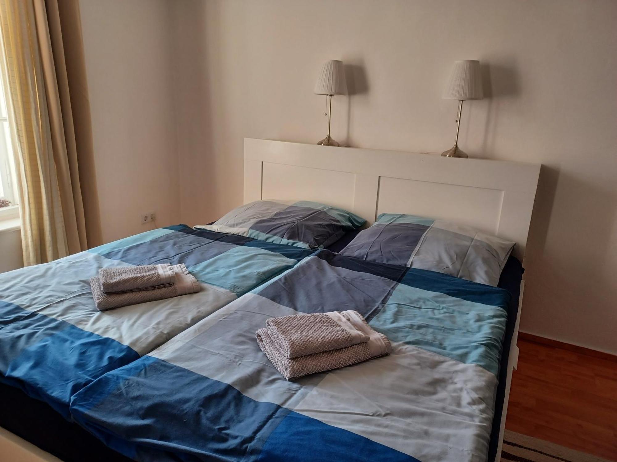 Ehemalige Bibliothek Apartment Fuer 2 Mit Kueche Kamin Netflix Parken Und Hofladen Steinhofel Esterno foto
